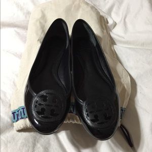Women’s shoes